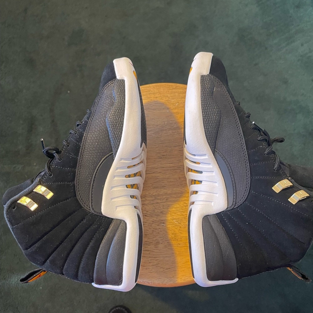 COPY - 2019 Air Jordan 12 Retro Reverse Taxi 8.5 - Picture 7 of 8